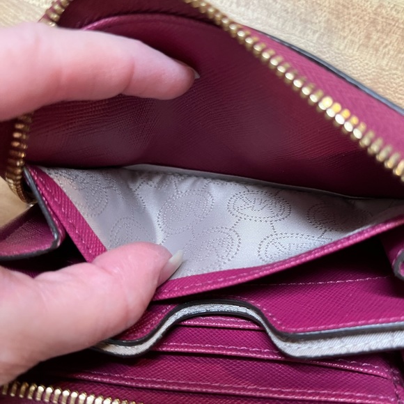 Michael Kors Jet Set Wrislet Wallet - Picture 3 of 7